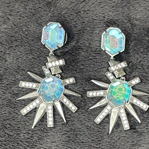 NWOT Kendra Scott gunmetal and iridescent crystals. Dust bag included.